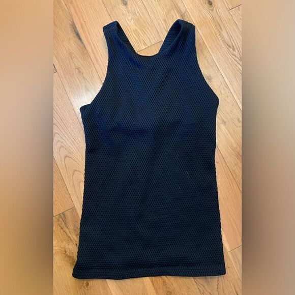 Onzie EUC black waffle knit cross back tank top built in bra Size M/L - Picture 1 of 6